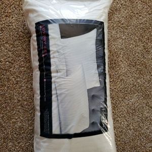 NWT Liz Claiborne Luxury Gel Pillow